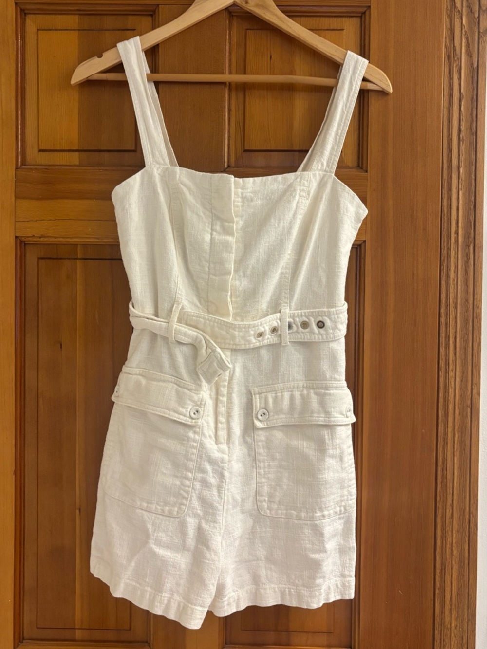 Excellent condition House of Harlow 1960 linen Romper size 8